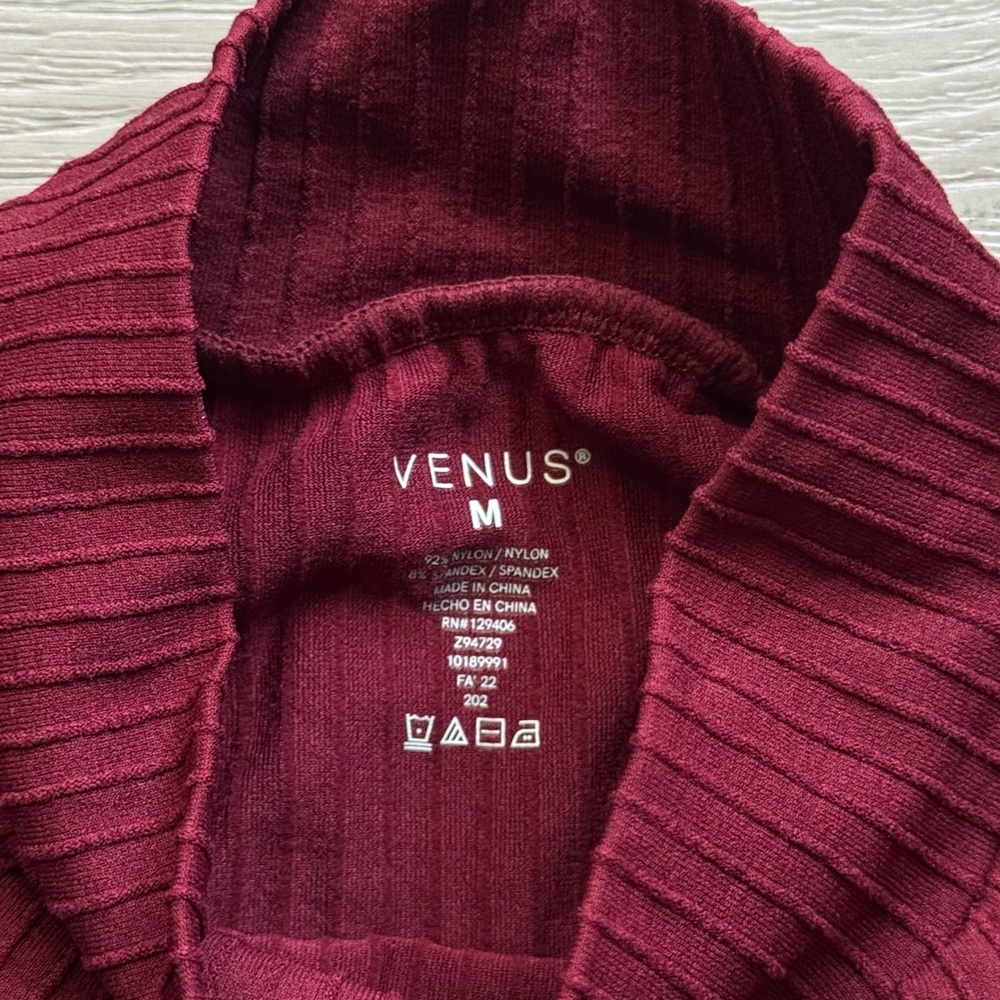 Venus Floral Lace Sleeve Stretch Top - Picture 2 of 4